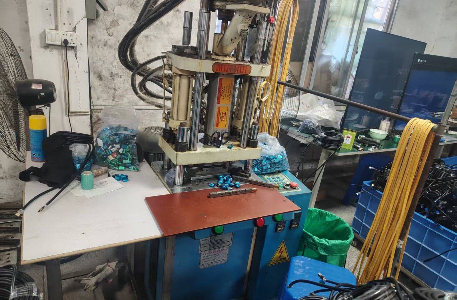 3c3b77f79f9b83a0bd20f688889750a6